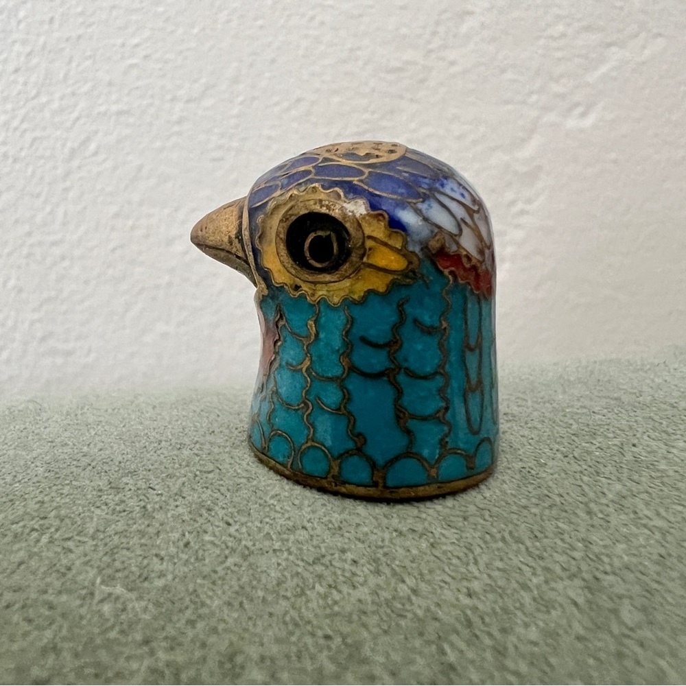 Vintage cloisonné colorful brass pidgeon parrot bird thimble sewing mid century - Picture 4 of 8